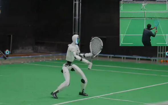打网球的人形机器人