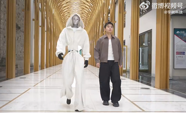 宇树人形机器人-模特 宇树人形机器人-模特